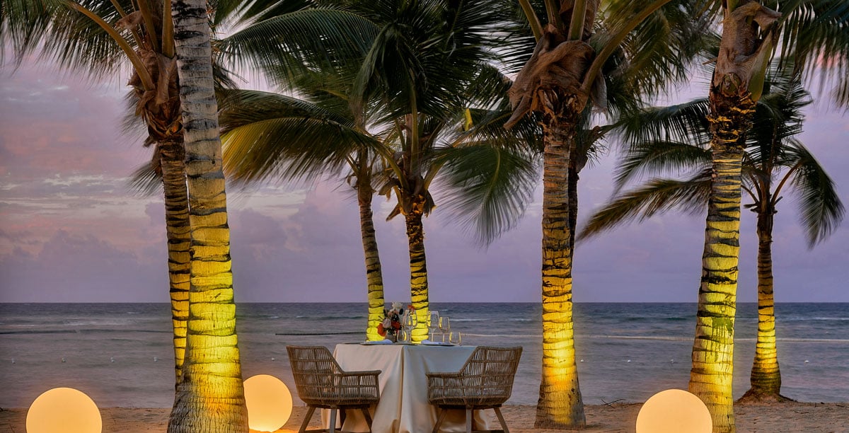 Beachfront romantic dinner during sunset in Punta Cana